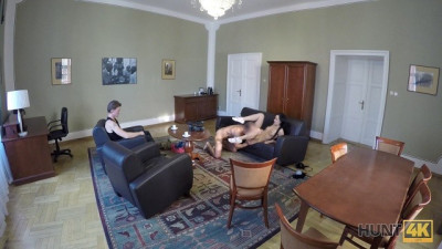 Teen Braucht Geld Für Juweliergeschäft, Warum also Für Heißen